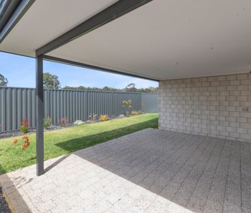Four Bedroom Family Home in Baldivis - Photo 5