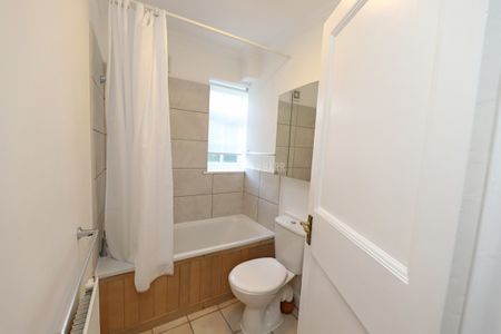 Neale Close Hampstead Garden Suburb N2 - Photo 4