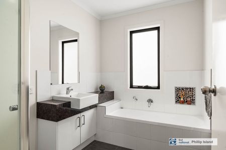 Modern Home in quiet location - Photo 4