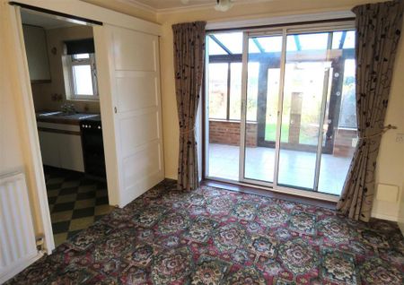 3 bedroom semi-detached house to rent - Photo 3