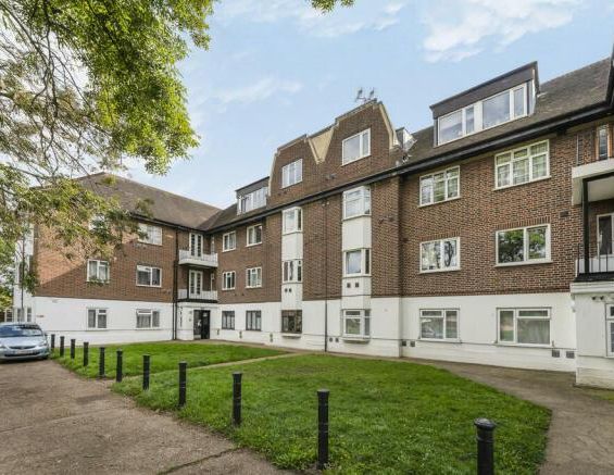 3 bedroom flat to rent - Photo 1