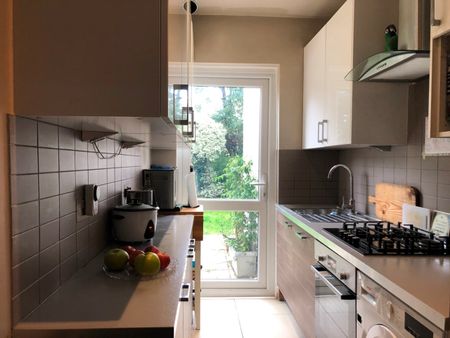 3 Bed Semi-Detached House, Cheviot Gardens, NW2 - Photo 4