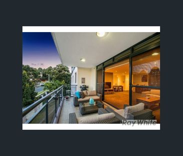 Modern, Spacious 2 Bedroom + Study Unit with Double Garage - Photo 2