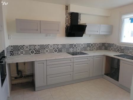 LE MANS SUD T3 2 CHAMBRES CUSINE EQUIPEE SALLE DE DOUCHE CHAUFFAGE ET EAU CHAUDE COLLECTIF BOX CAVE - Photo 5