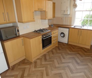 2 bed Apartment - To Let - Photo 4