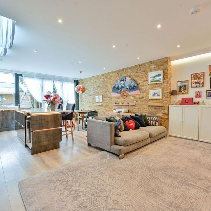 3 bedroom flat to rent - Photo 1
