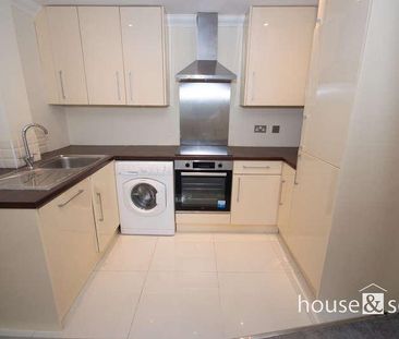 Queens Park Avenue, BH8 - Photo 1