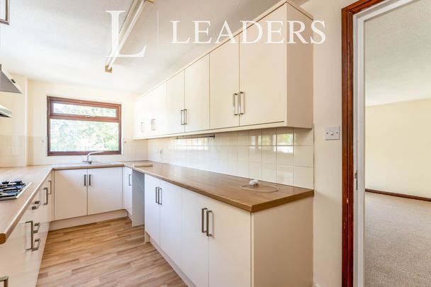 3 bedroom apartment to rent Havant Road, Drayton, Portsmouth, PO6 - Photo 1