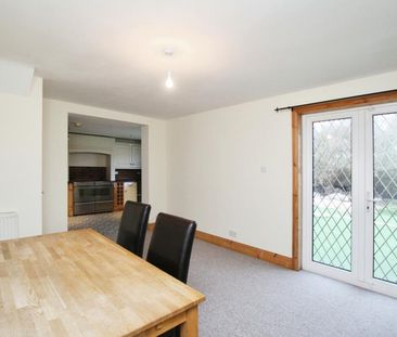 4 bedroom semi-detached house to rent - Photo 2