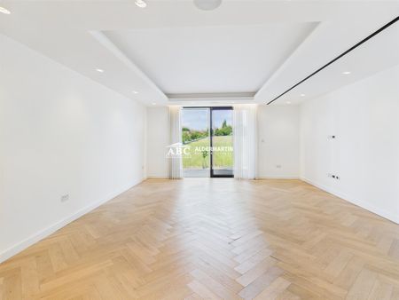 Regents Park Road, N3 3JG, London - Photo 2