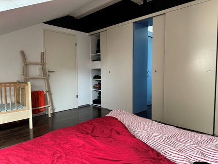 Grosszügige 2.5-Zimmer-Dachwohnung mit grossem Balkon an zentraler Lage - Foto 3