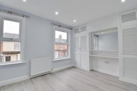 3 bedroom terraced house to rent - Photo 3