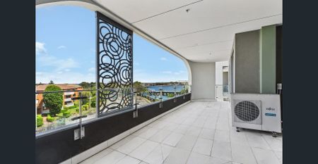 Stylish apartment crafted for modern coastal living - Photo 5
