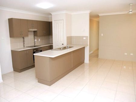 30 Scrubwren Circuit, Bohle Plains QLD 4817 - House For Rent | Domain - Photo 5