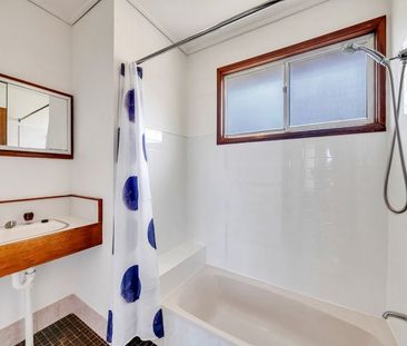 76 Hargreaves Rd, Middleton SA 5213 - House For Rent | Domain - Photo 2