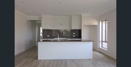 Perfect Family Home! - Photo 5