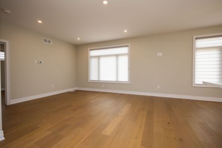 For Lease - 3580 Canfield Crescent, Fort Erie, Ontario - Photo 2