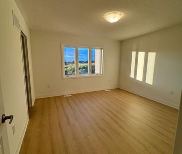 For Lease - 75 Sagewood Avenue, Barrie, Ontario - Photo 2