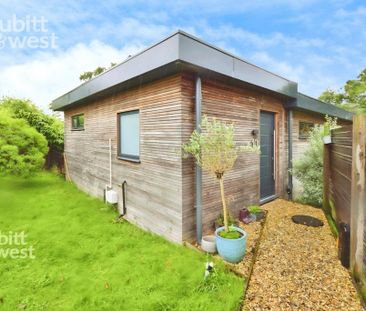 2 bedroom detached bungalow to rent - Photo 2