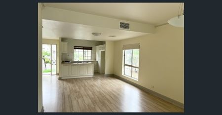 Classic Styled Townhome - Photo 2