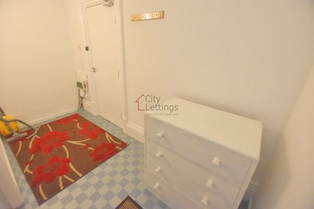 1 Bedroom Flat - Photo 2