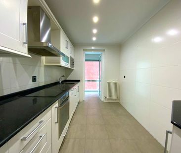 3 room luxury Apartment for rent in Bilbao, Spain - Photo 2