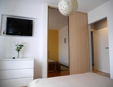 Mieszkanie z garażem w ścisłym centrum.media w cenie - Photo 3