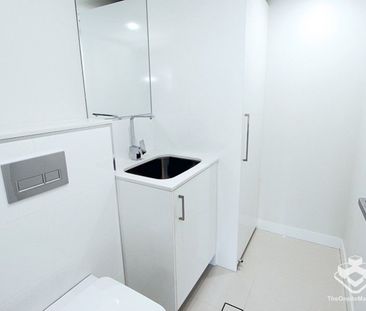 Furnished,2 bed, 2.5 bath - Photo 1