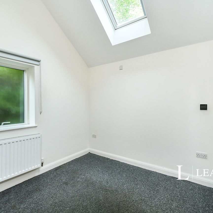 3 bedroom end of terrace to rent Chestnut Close - Photo 1