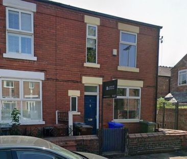 In Levenshulme, only 6 mins to Manchester. - Photo 5