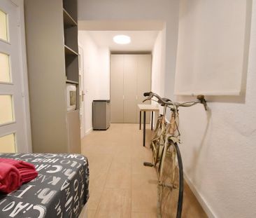 Calle Juan Ramón Jiménez, Valencia, Valencian Community 46240 - Photo 5