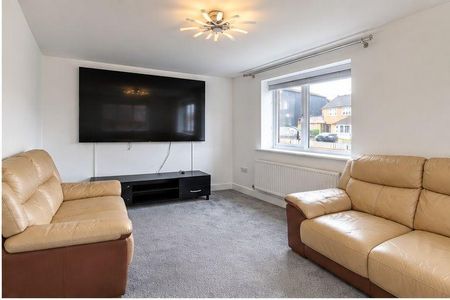 3 bedroom detached house to rent - Photo 2