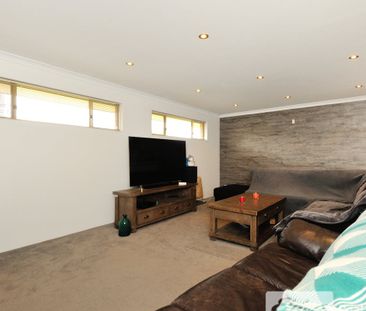 EXTRA LARGE FAMILY HOME IN POPULAR WAIKIKI - Photo 2