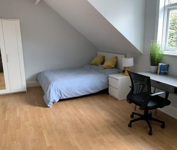 6 bedroom terraced house to rent - Photo 2