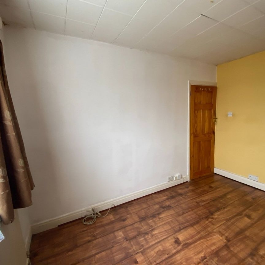4 Bed Terraced House, Capthorne Avenue, HA2 - Photo 1