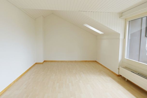 heimelige Dachwohnung - Photo 1