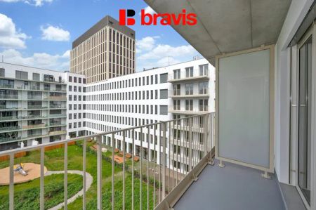 Pronájem kompletně zařízeného ateliéru 1+kk, Palác Trnitá, ul. Trnitá, s balkonem a možností garážového stání - Photo 5