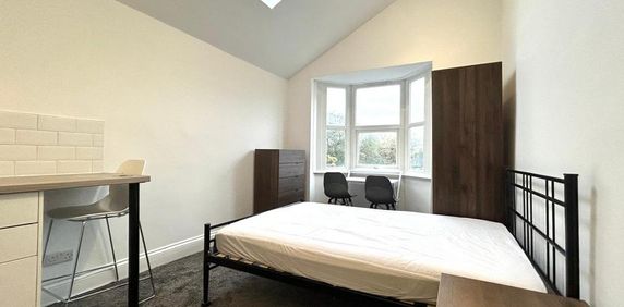 6 bedroom flat to rent - Photo 2
