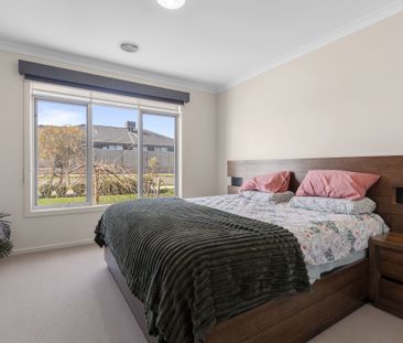 Stylish Family Living in Prime Wollert Location! - Photo 6