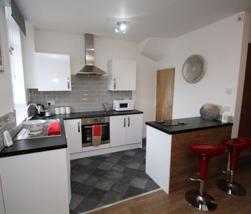 3 Bed - 19 Pennington Street, Woodhouse, Leeds - LS6 2JP - Student - Photo 2