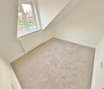 4 bedroom semi-detached house to rent - Photo 6