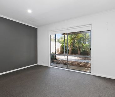 Luxury Home Opposite the Park! - Photo 5