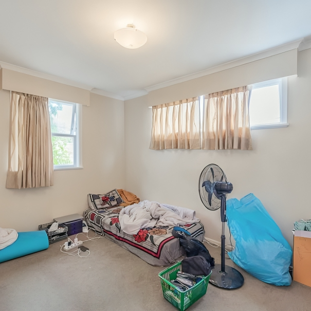 Large Family Home - 3 Double Bedroom Lynfield - Photo 1