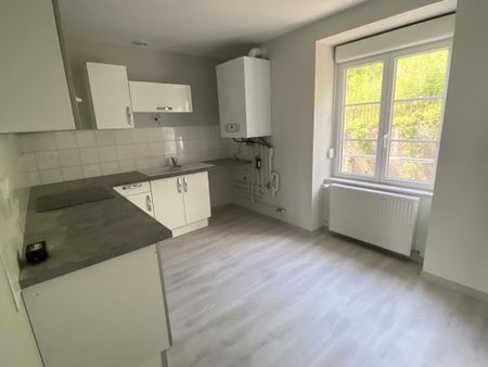 Location Appartement 4 pièces 82m² LE CREUSOT 71200 - Photo 4