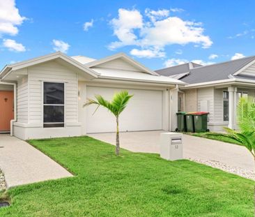 Stunning near new designer residence 3-bedroom, 2-bathroom property... - Photo 6