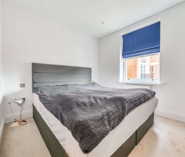 A stylish apartment finished to a very high specification throughout. - Photo 6