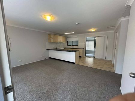 Three Bedroom North Tamworth House - Photo 3