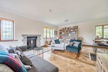 4 bedroom detached house to rent - Photo 2