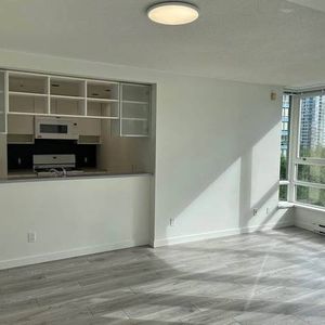 DT Vancouver One Bedroom and Den for rent - Photo 2