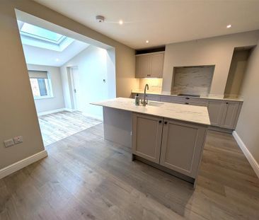 2 bedroom semi-detached house to rent - Photo 5